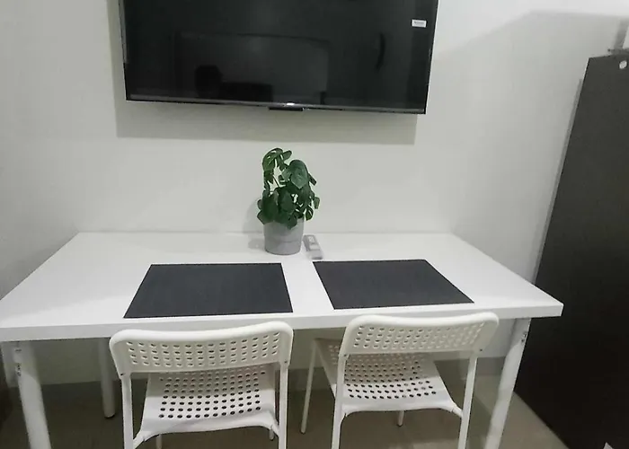 Apartment Cozy Near Mall Of With Wifi And Netflix