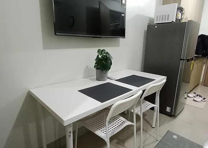 Apartment Cozy Near Mall Of With Wifi And Netflix